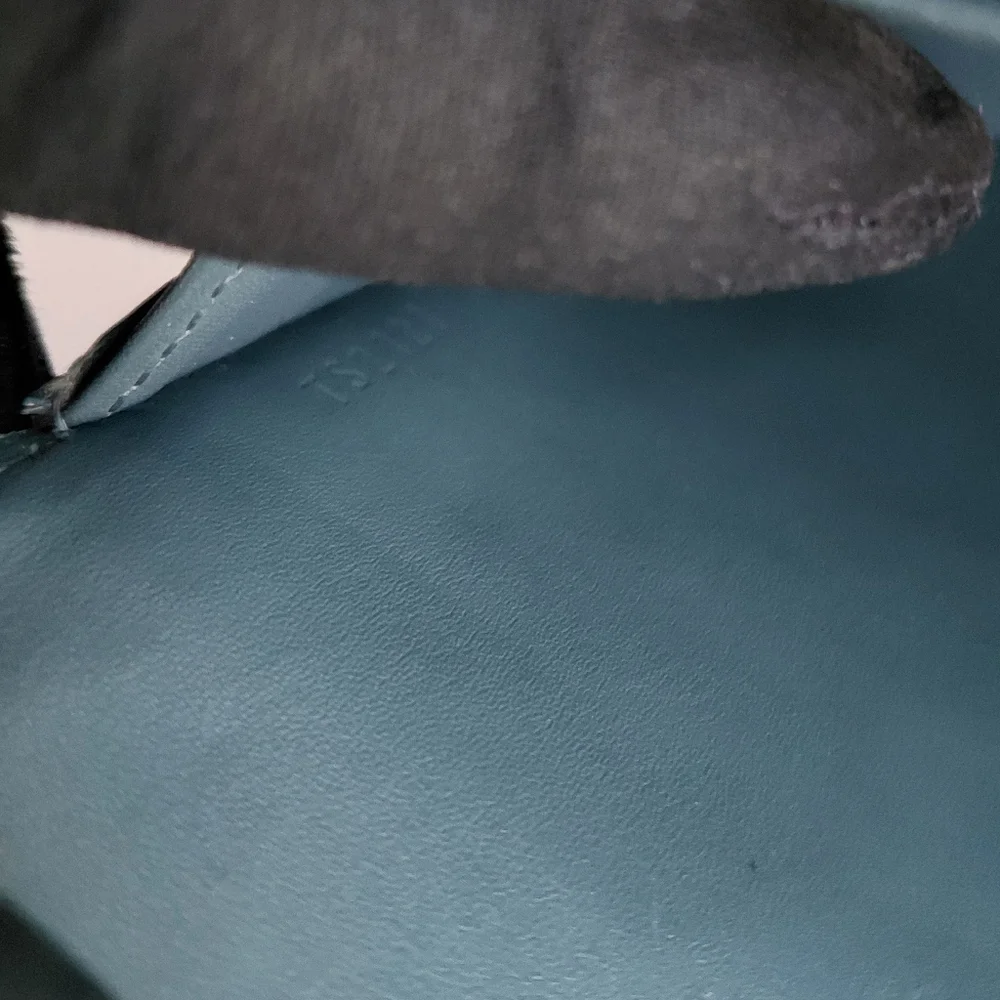 Louis Vuitton Green Olive Sarah Veris Classic Signature Monogram Print - Picture 11 of 11